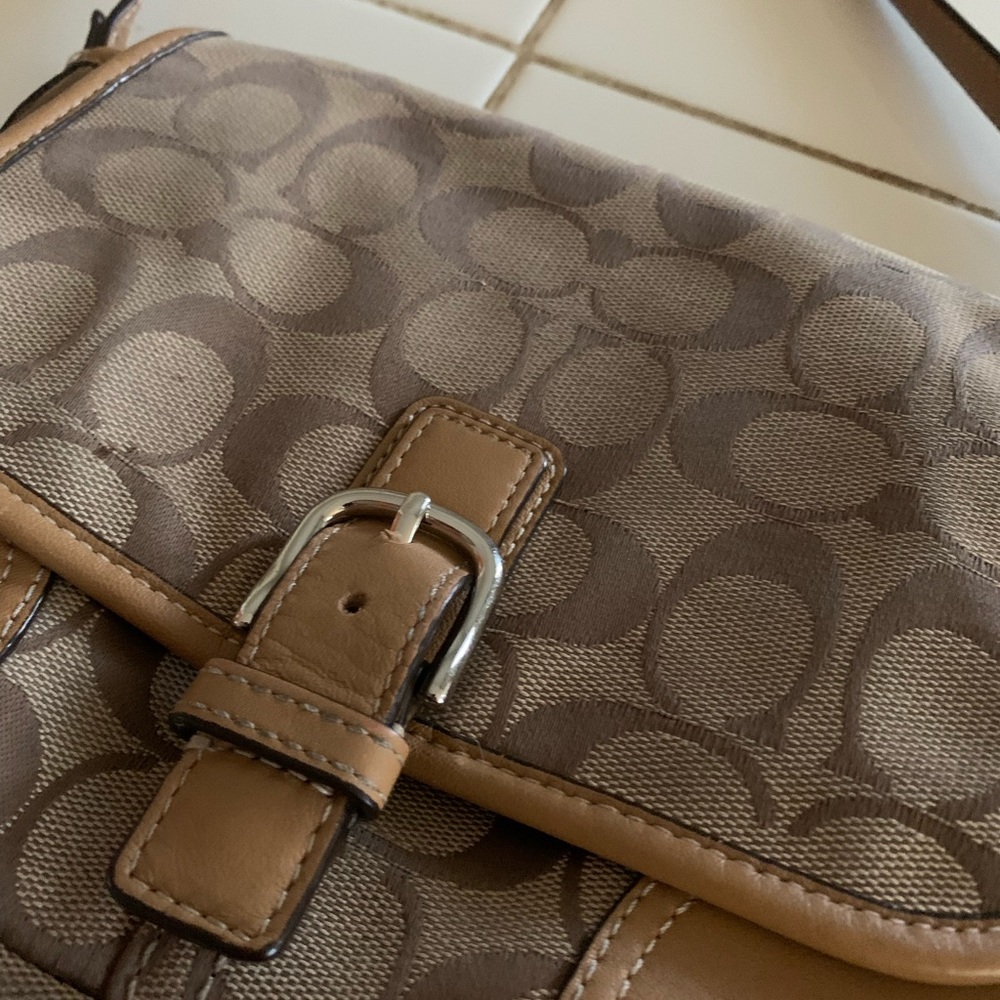 Coach Authentic Crossbody Shoulder Ripped! - Picture 2 of 12